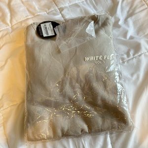 Trendy White Fox hoodie size xs/small brand new!!